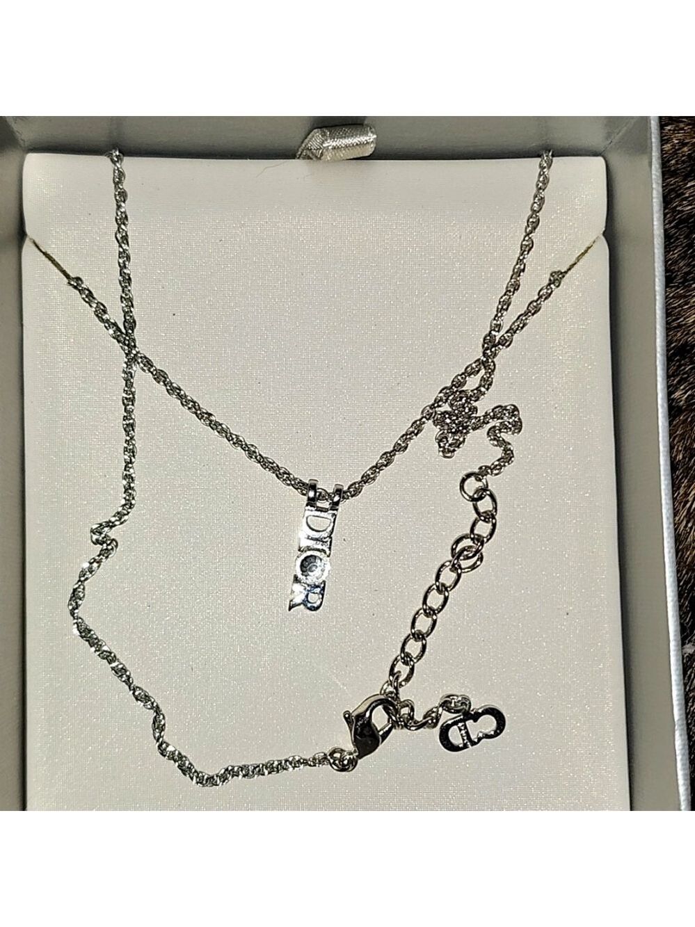Dior 📦 Necklace Authentic 💯